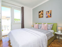 Aquanur: Modern appartement aan zee met zwembad in Tribunj - thumbnail 5
