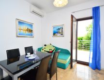 Holiday home Slava i Oksana