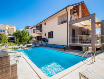Holiday home Slava i Oksana