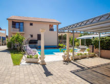 Holiday home Slava i Oksana