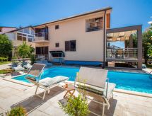 Holiday home Slava i Oksana
