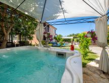 Holiday home Slava i Oksana