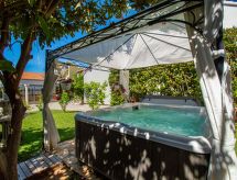 Holiday home Slava i Oksana
