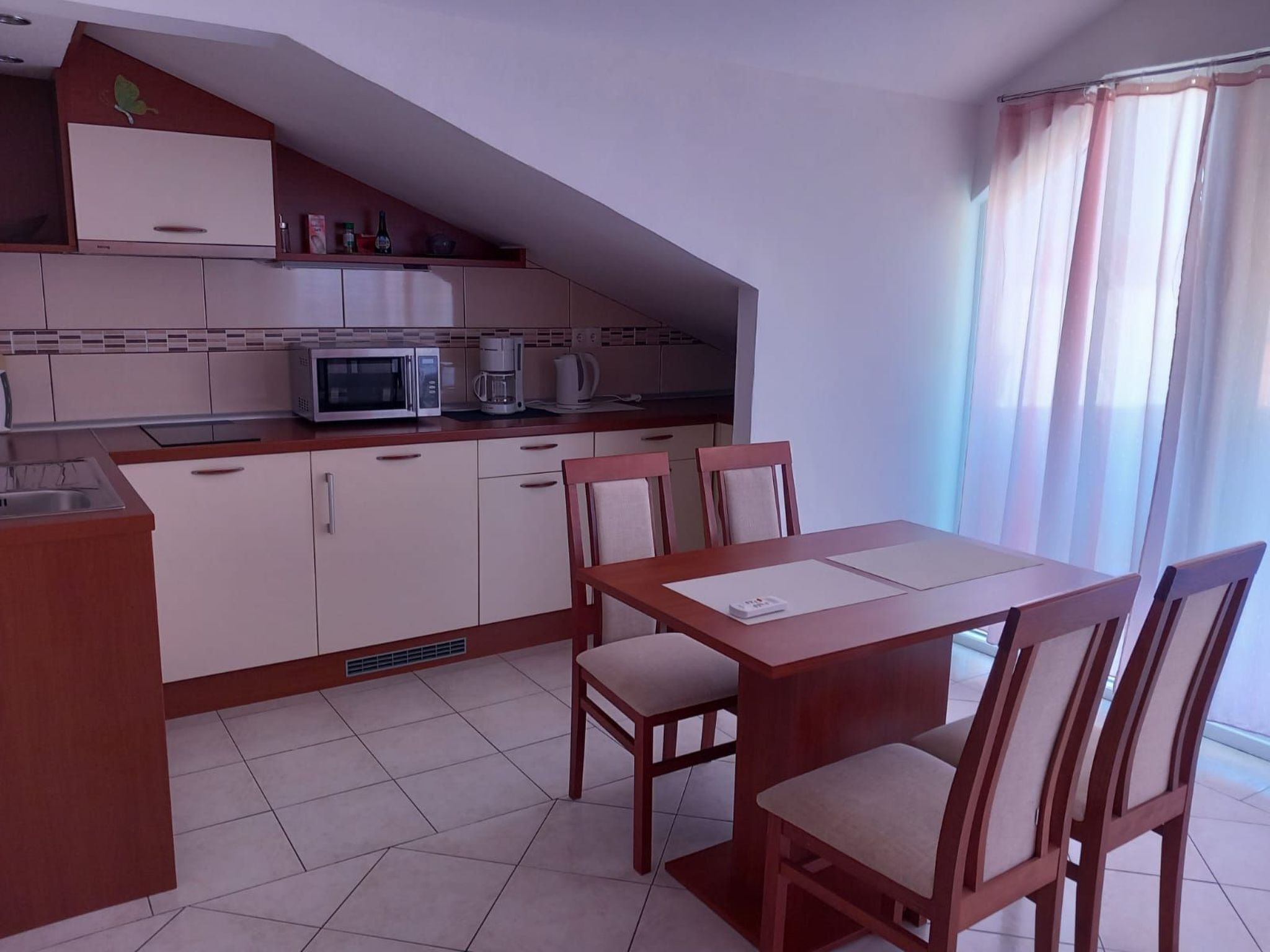 Mit Balkon in guter Lage-Image-tags.info