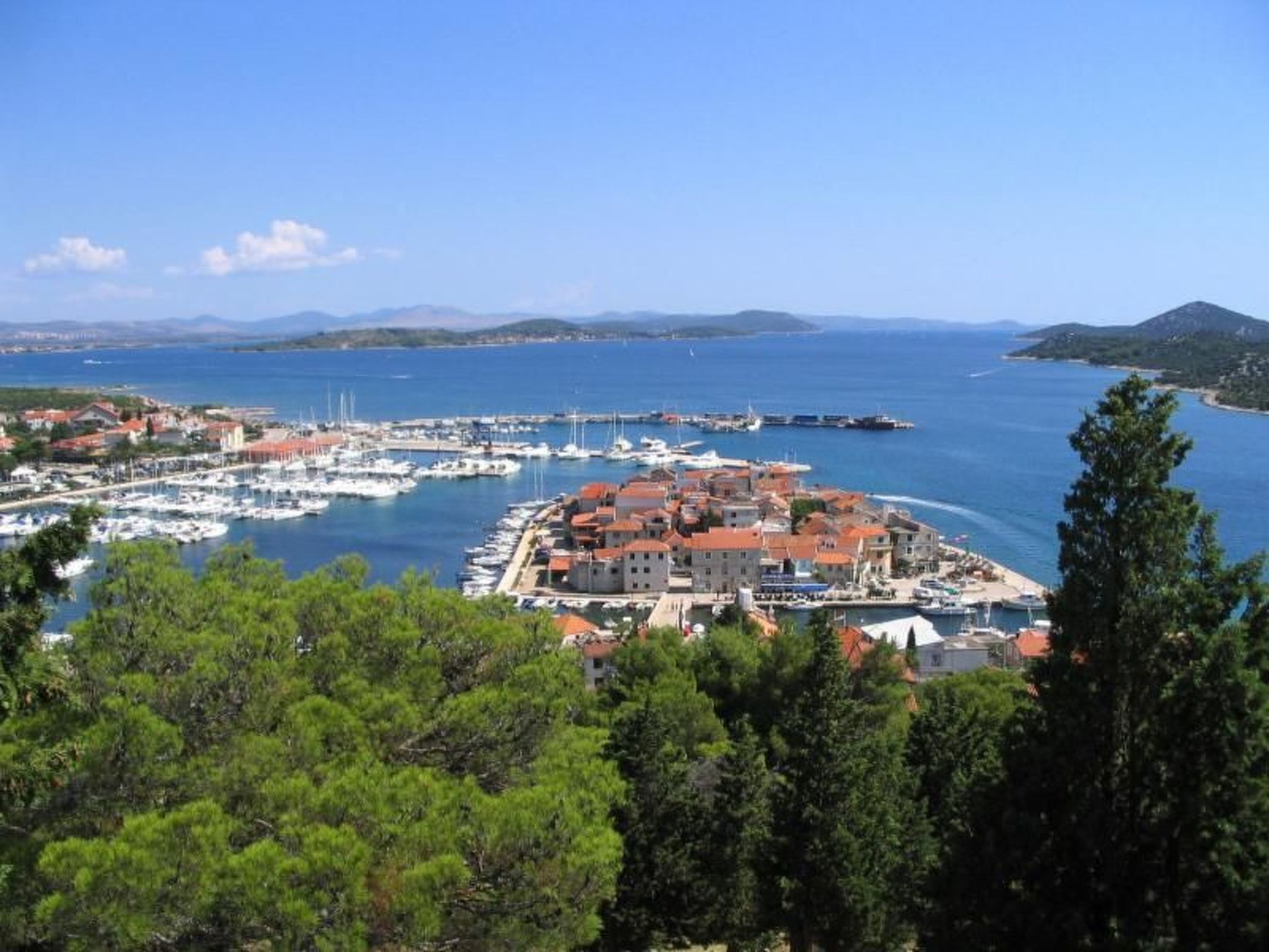 Gemütliche Ferienwohnung mit Terrasse-Image-tags.info