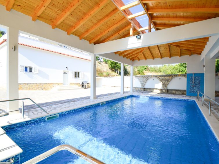 Villa Kursar in Zaton: Op 700m van centrum met verwarmd zwembad in Zaton (Šibenik)