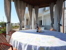 Rustiek appartement aan het meer van Prokljan met eigen BBQ en bootsteiger - thumbnail 5