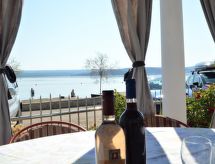 Rustiek appartement aan het meer van Prokljan met eigen BBQ en bootsteiger - thumbnail 6