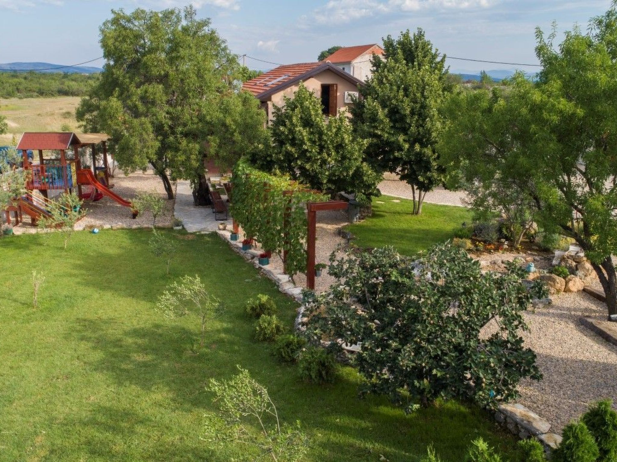 Villa Ni-Sa mit Privatpool für 11 Personen-Drinnen