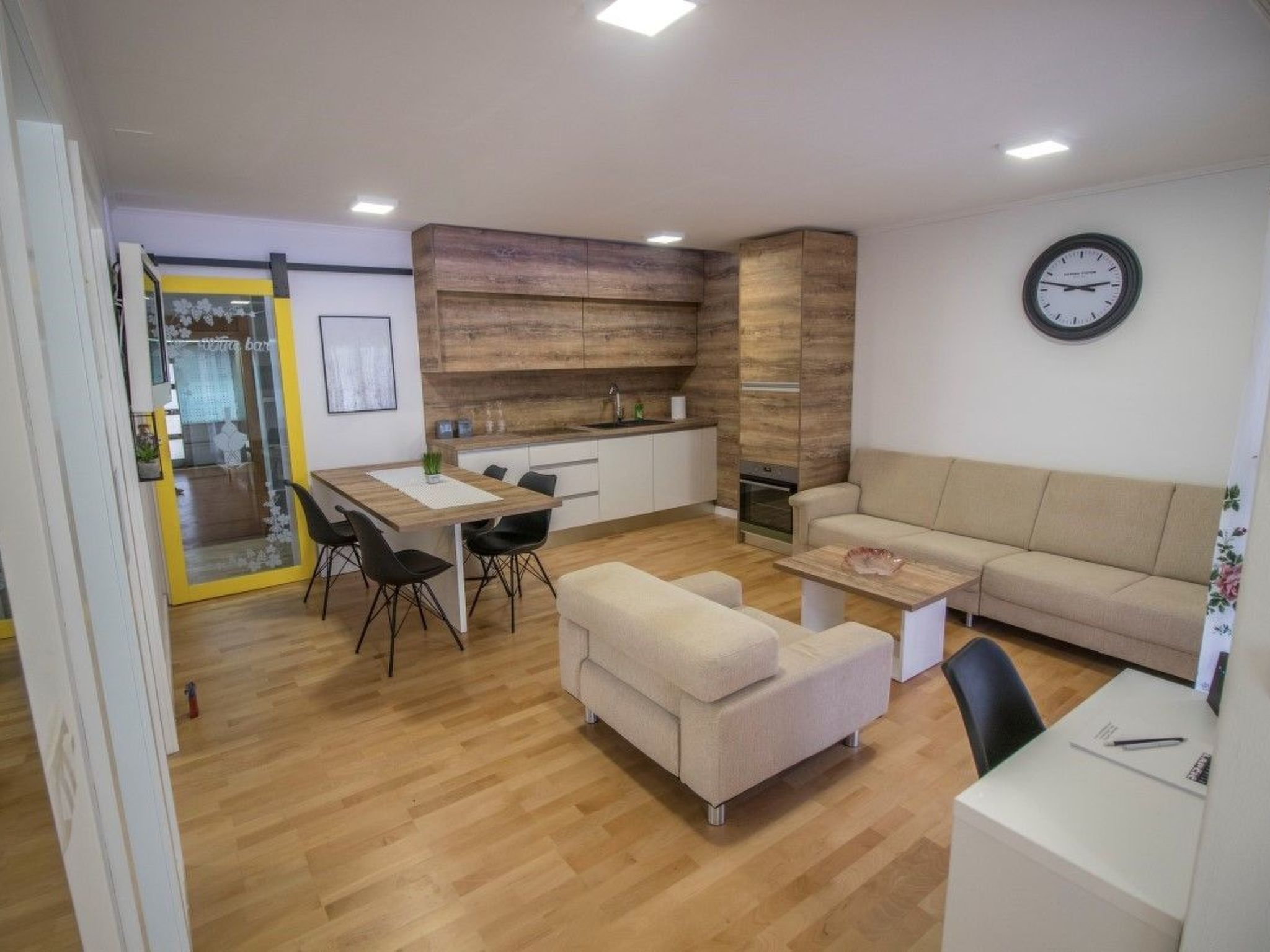 Villa Ni-Sa mit Privatpool für 11 Personen-Drinnen