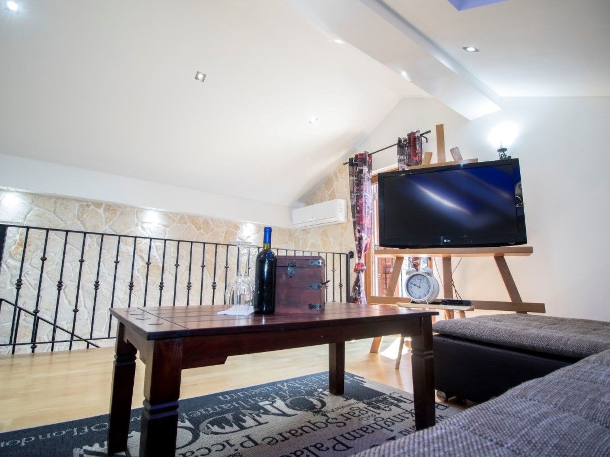 Villa Ni-Sa mit Privatpool für 11 Personen-Drinnen