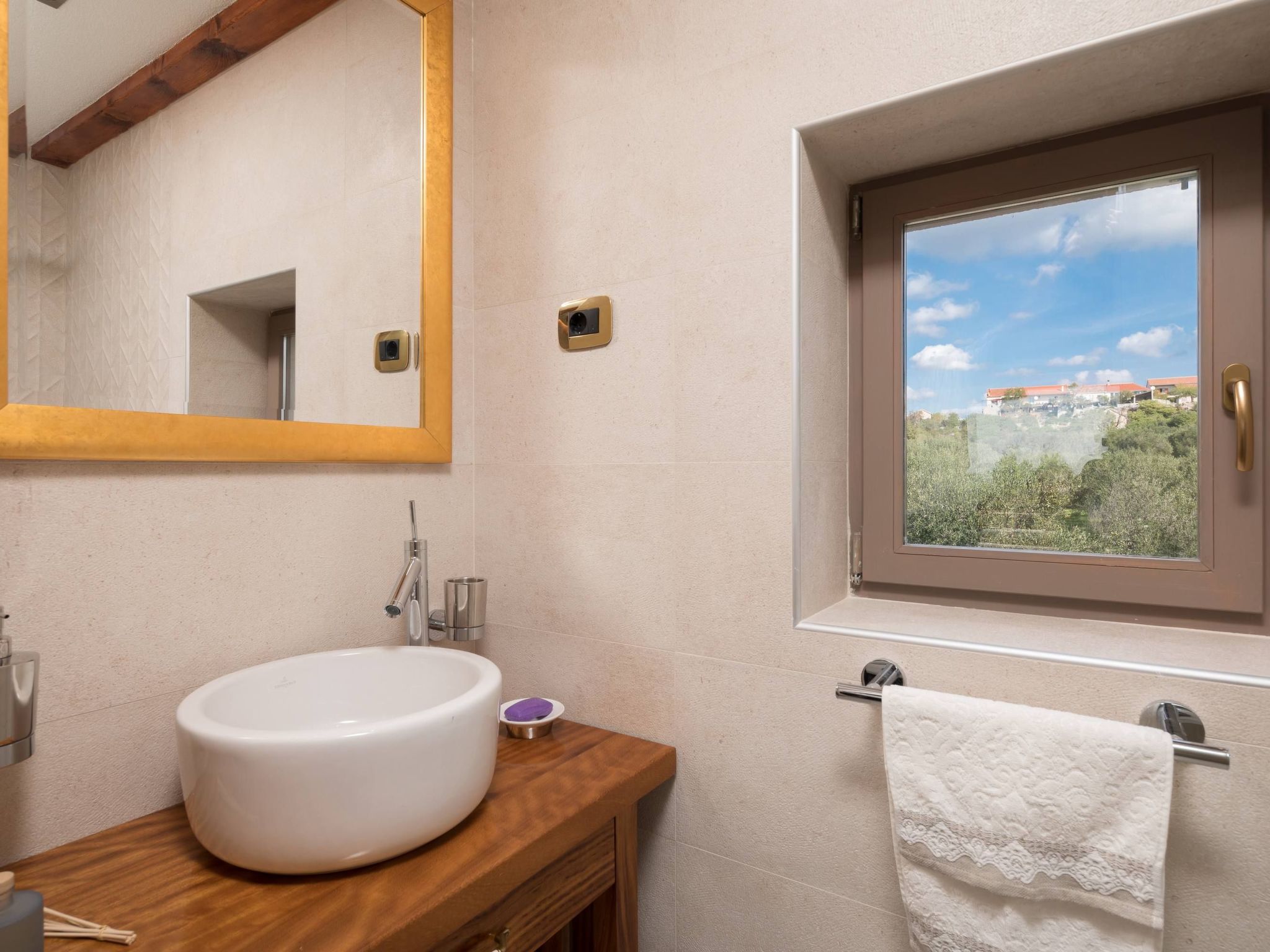 Die Höfe der Villa Ivan-Image-tags.info