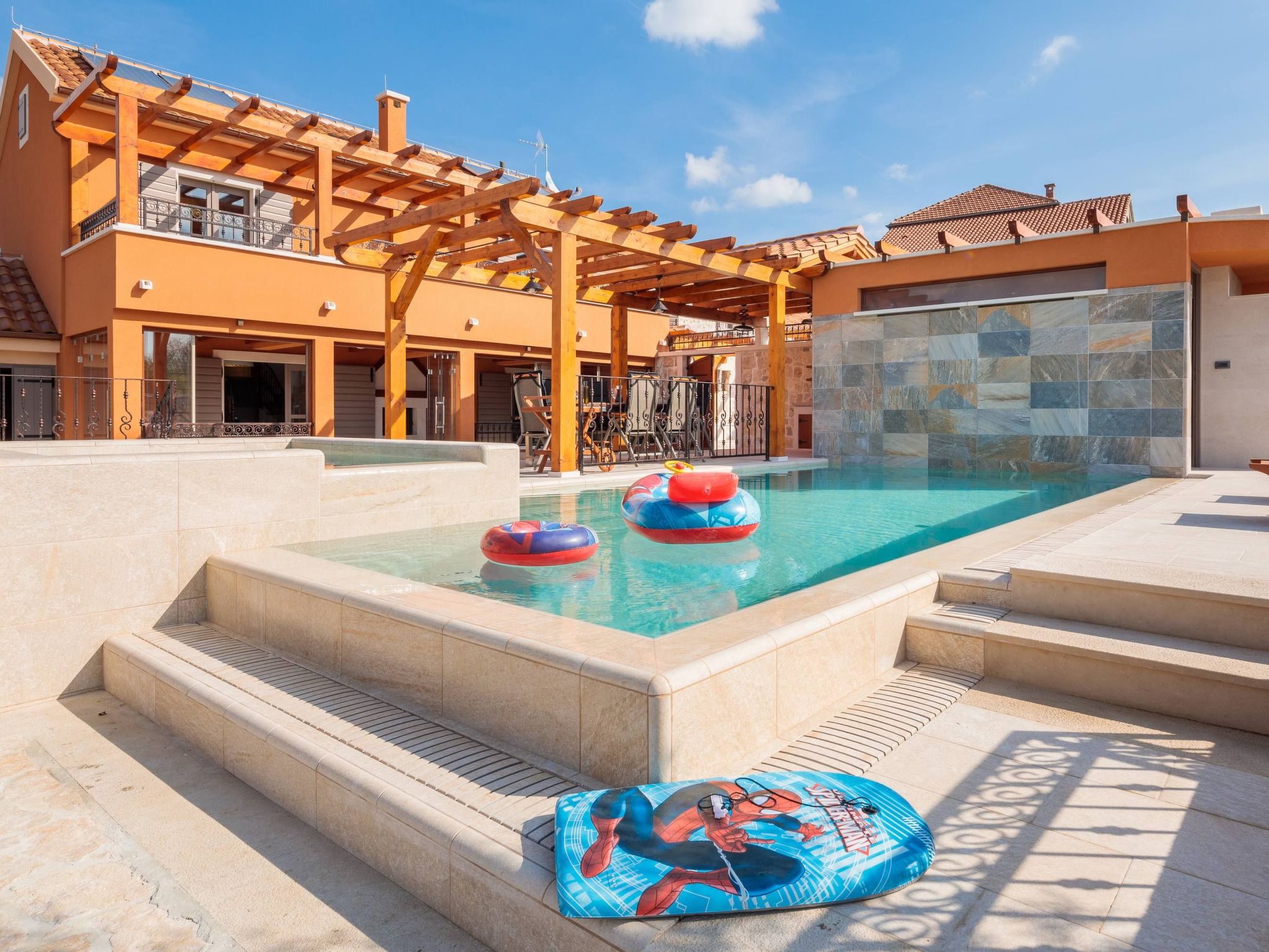 Die Höfe der Villa Ivan-Image-tags.info