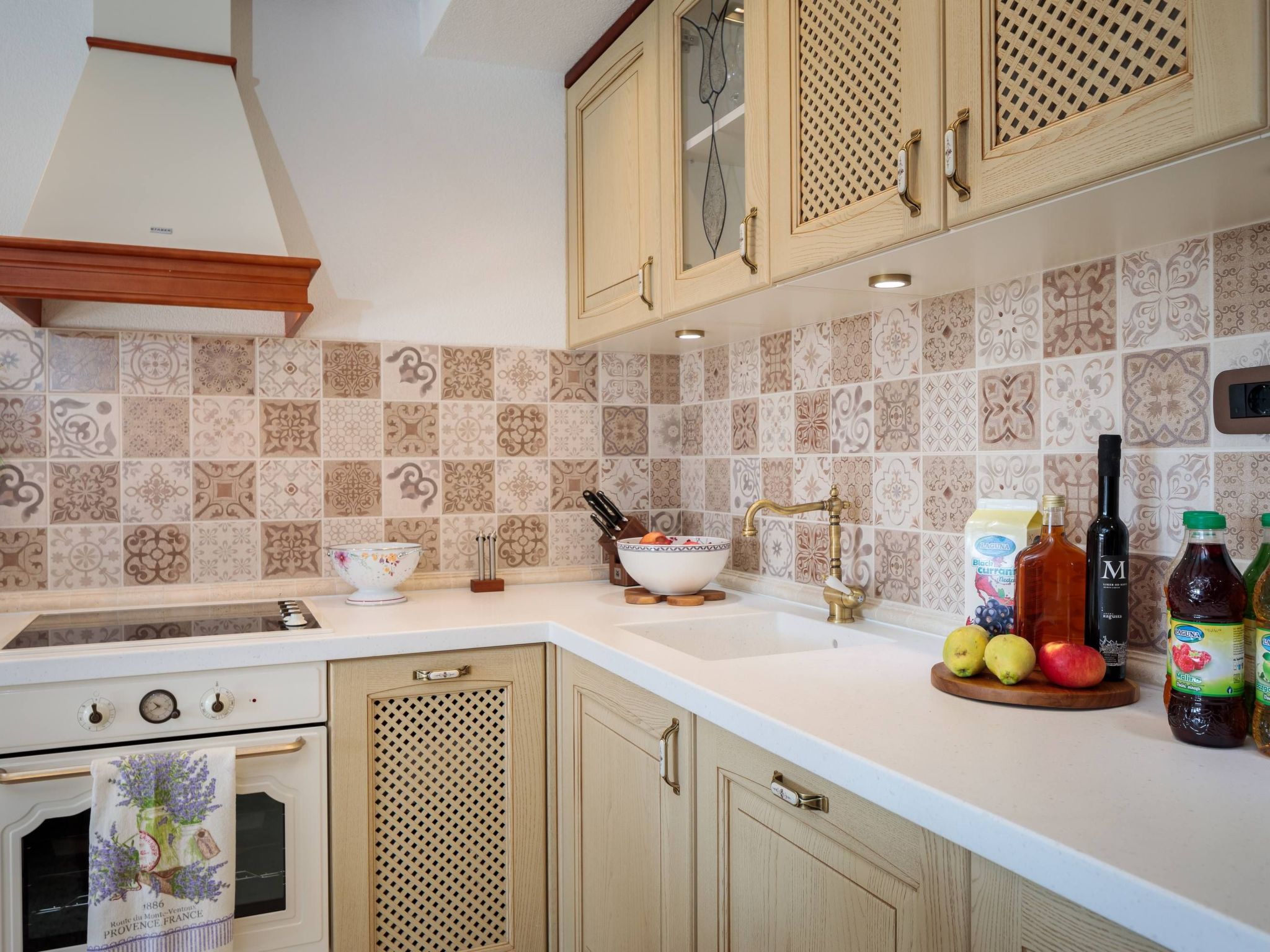 Die Höfe der Villa Ivan-Image-tags.info