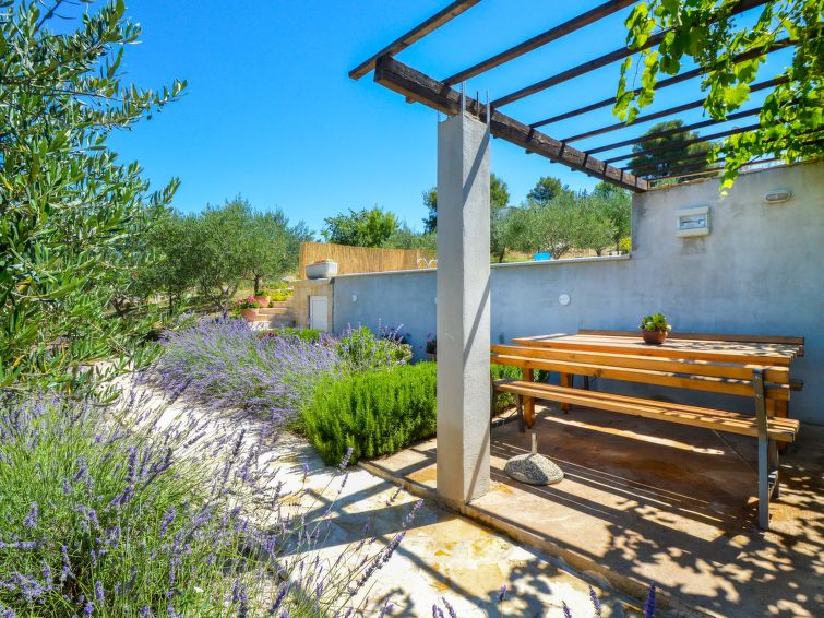 Search and Stay destination Bilice, Šibensko-kninska županija - Croatia from AU$ 412. Katenas