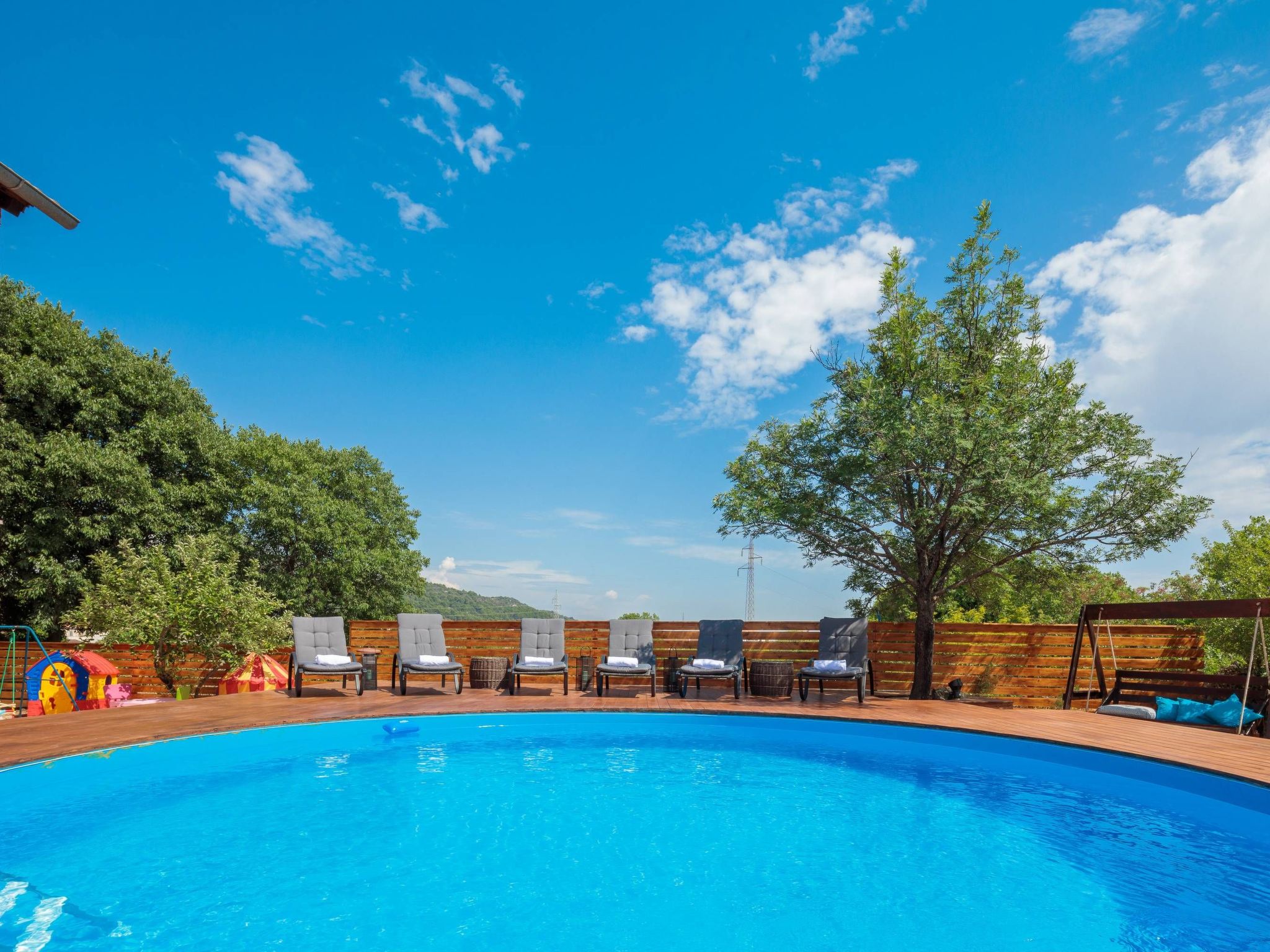 Providenca-Image-tags.info