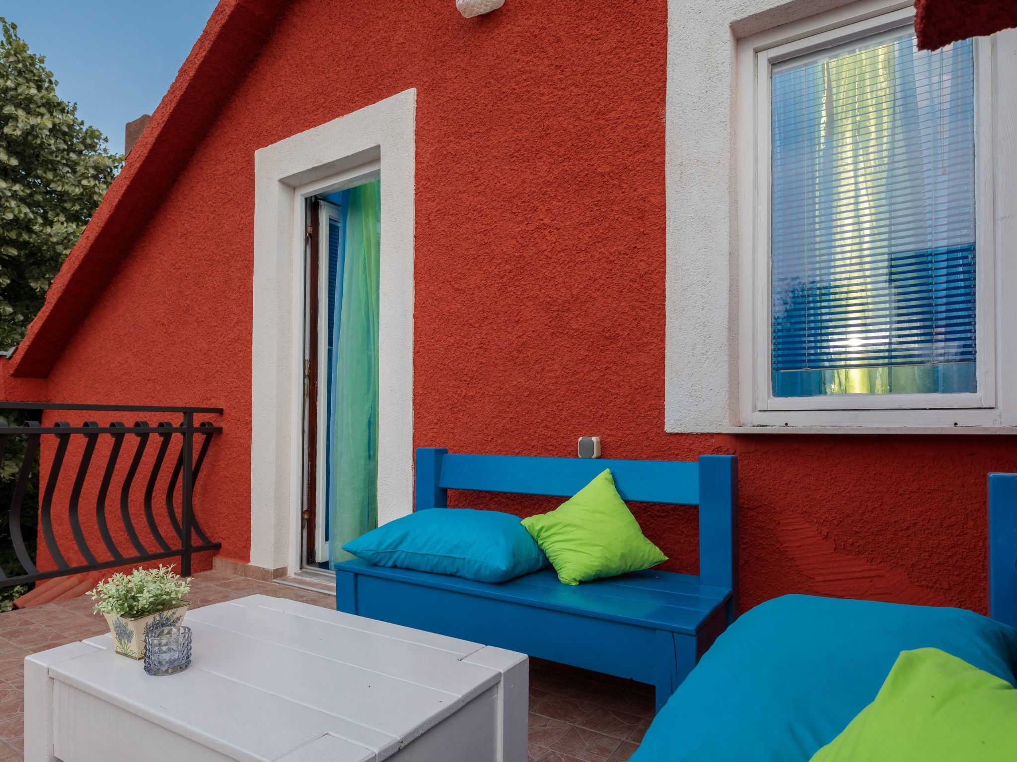 Providenca-Image-tags.info