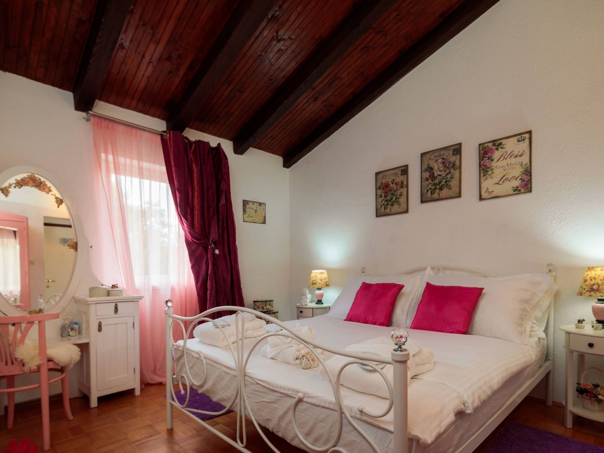 Providenca-Image-tags.info