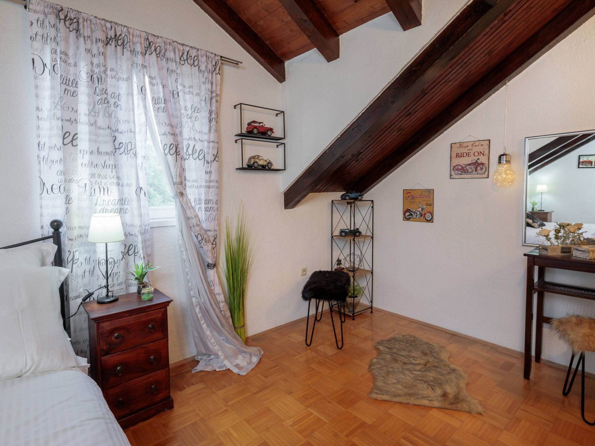 Providenca-Image-tags.info