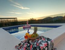 Luxe villa met privé-verwarmd zwembad en panoramisch zeezicht in Bilice - thumbnail 2