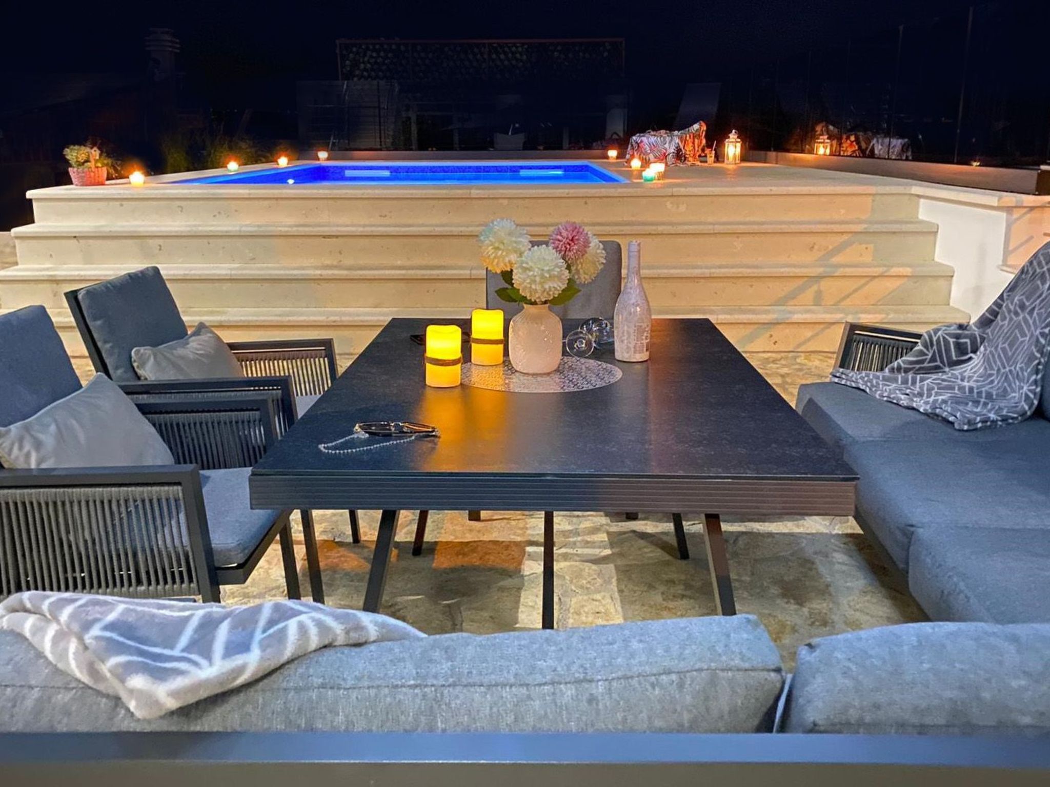 Modernes Ferienhaus mit eigenem Pool und Meerblick-Image-tags.info