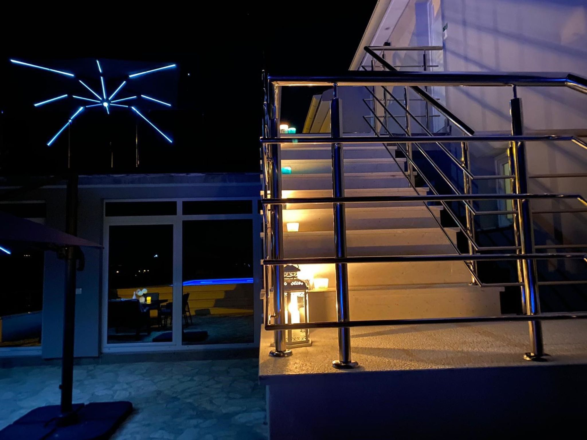 Modernes Ferienhaus mit eigenem Pool und Meerblick-Image-tags.info