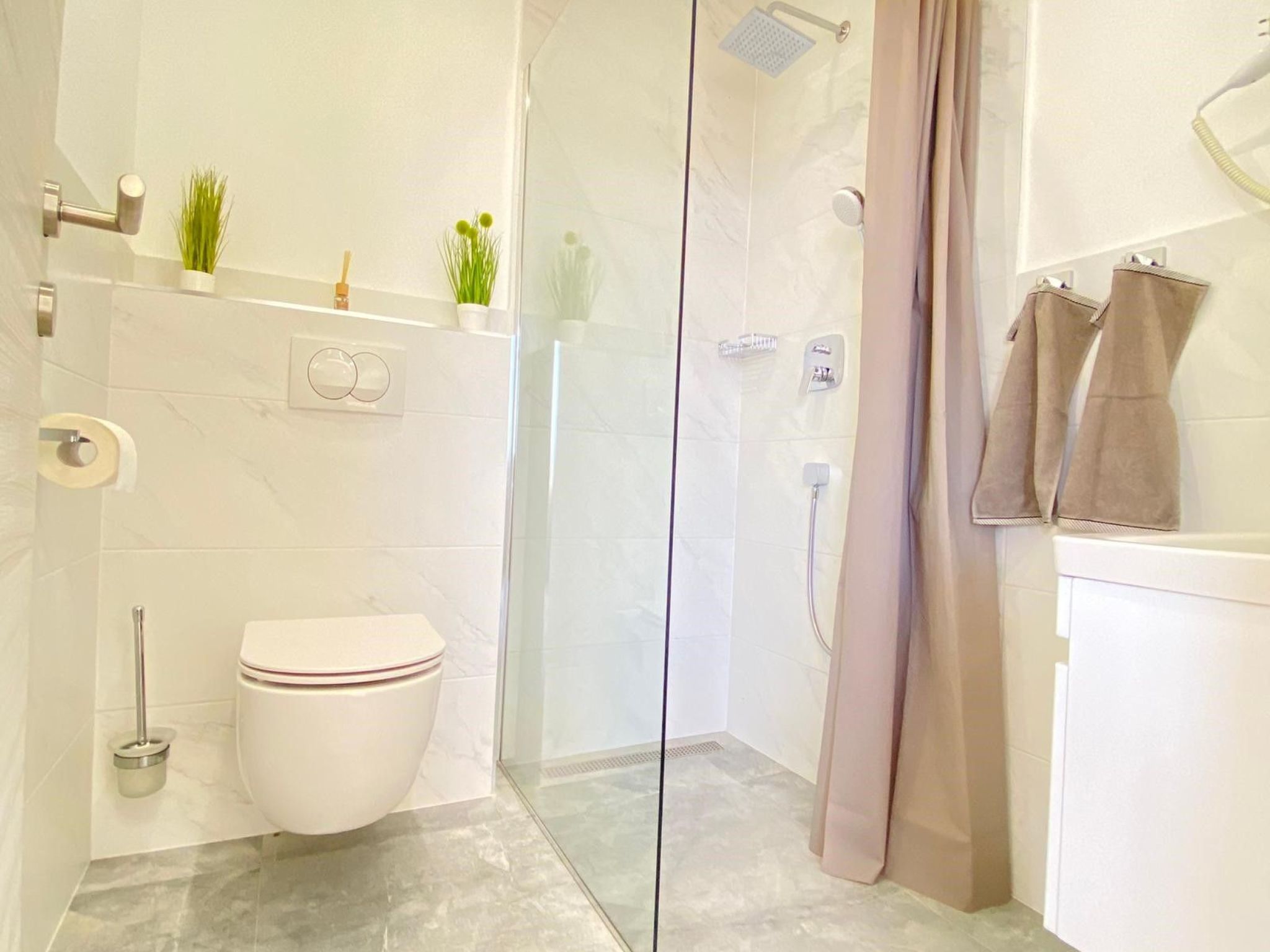 Modernes Ferienhaus mit eigenem Pool und Meerblick-Image-tags.info