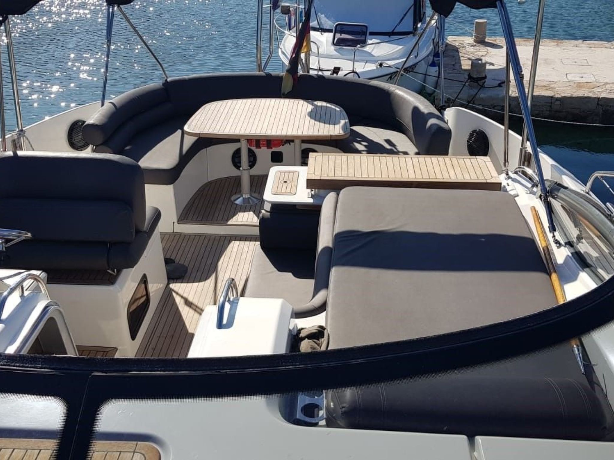 Modernes Ferienhaus mit eigenem Pool und Meerblick-Image-tags.info