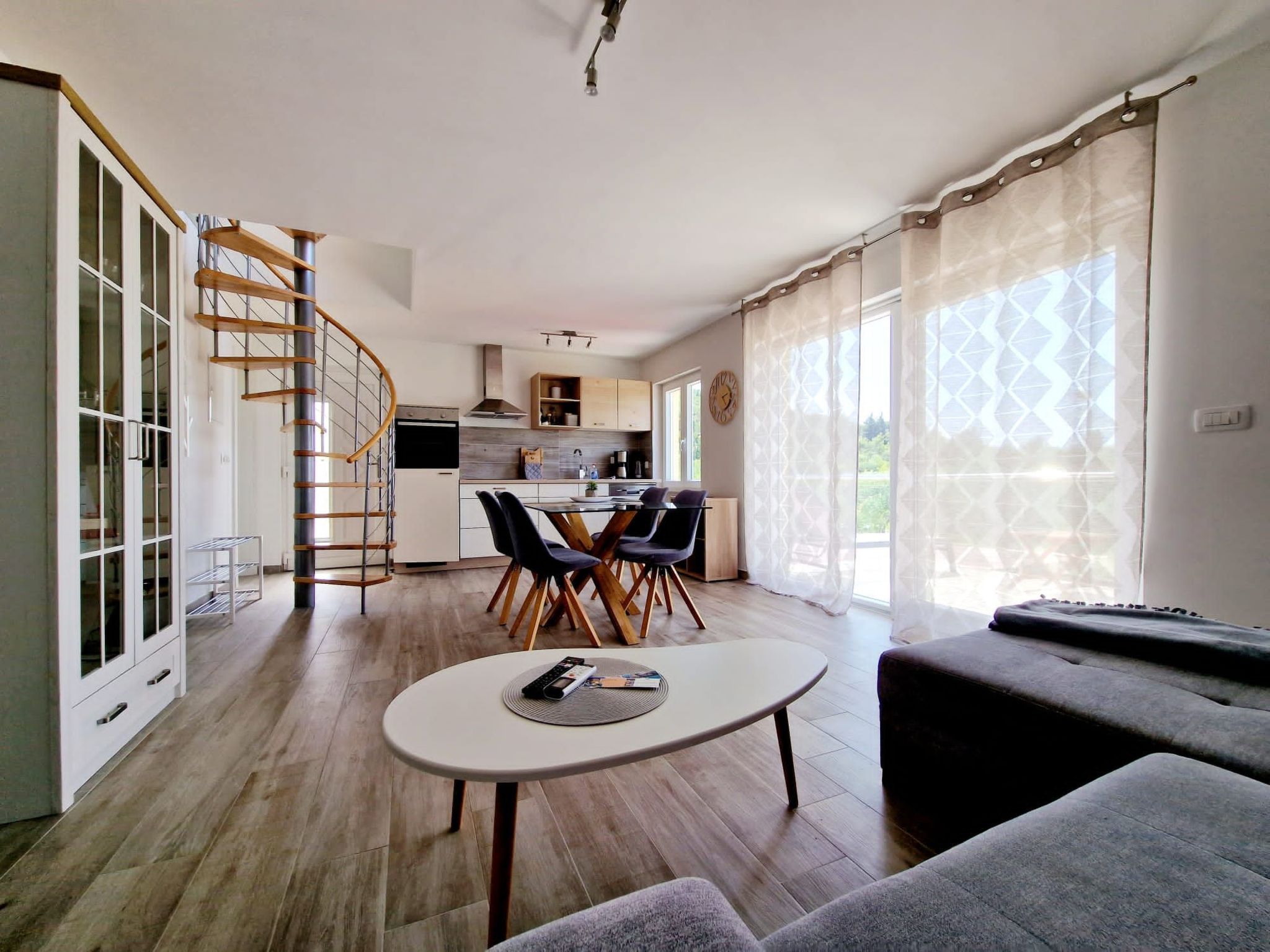 Großes Ferienhaus zur alleinigen Nutzung mit Pool-Binnen