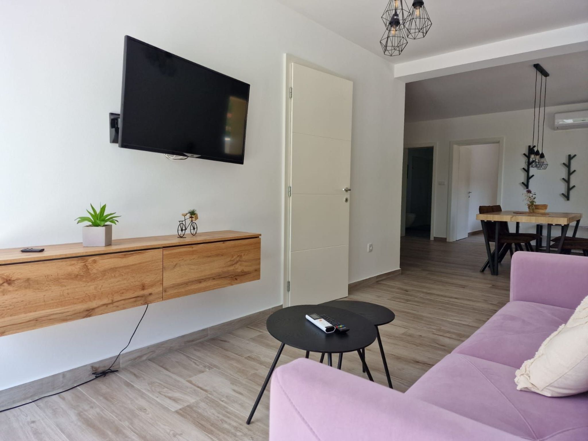 Großes Ferienhaus zur alleinigen Nutzung mit Pool-Binnen