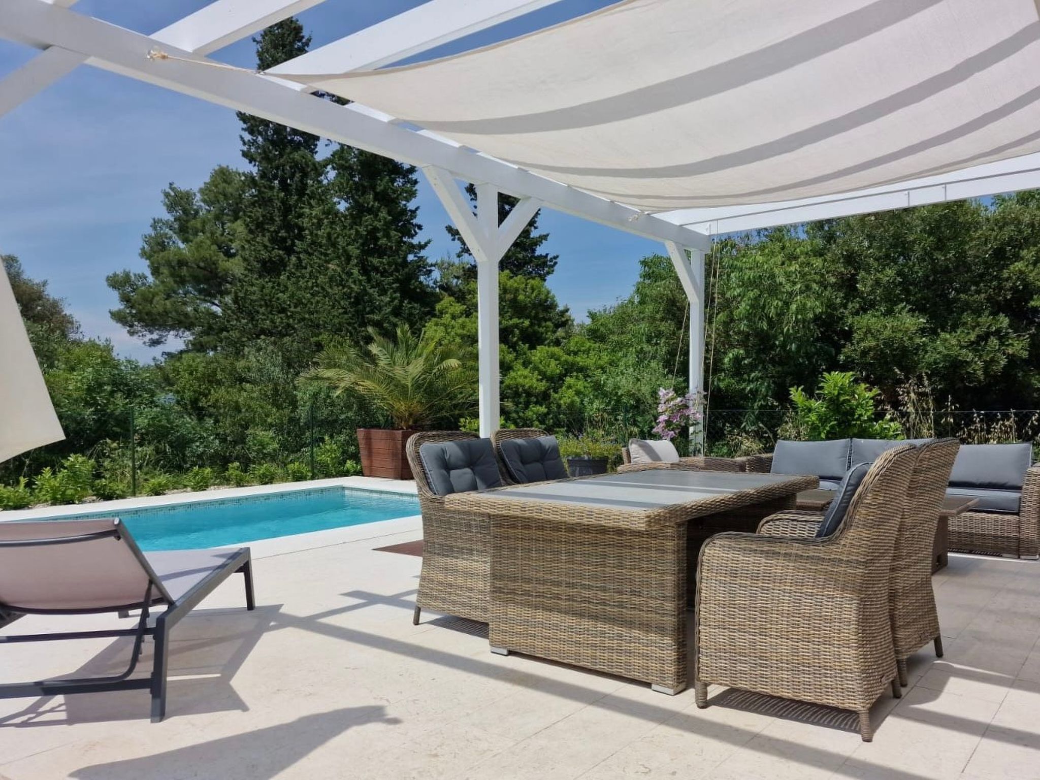 Großes Ferienhaus zur alleinigen Nutzung mit Pool-Binnen