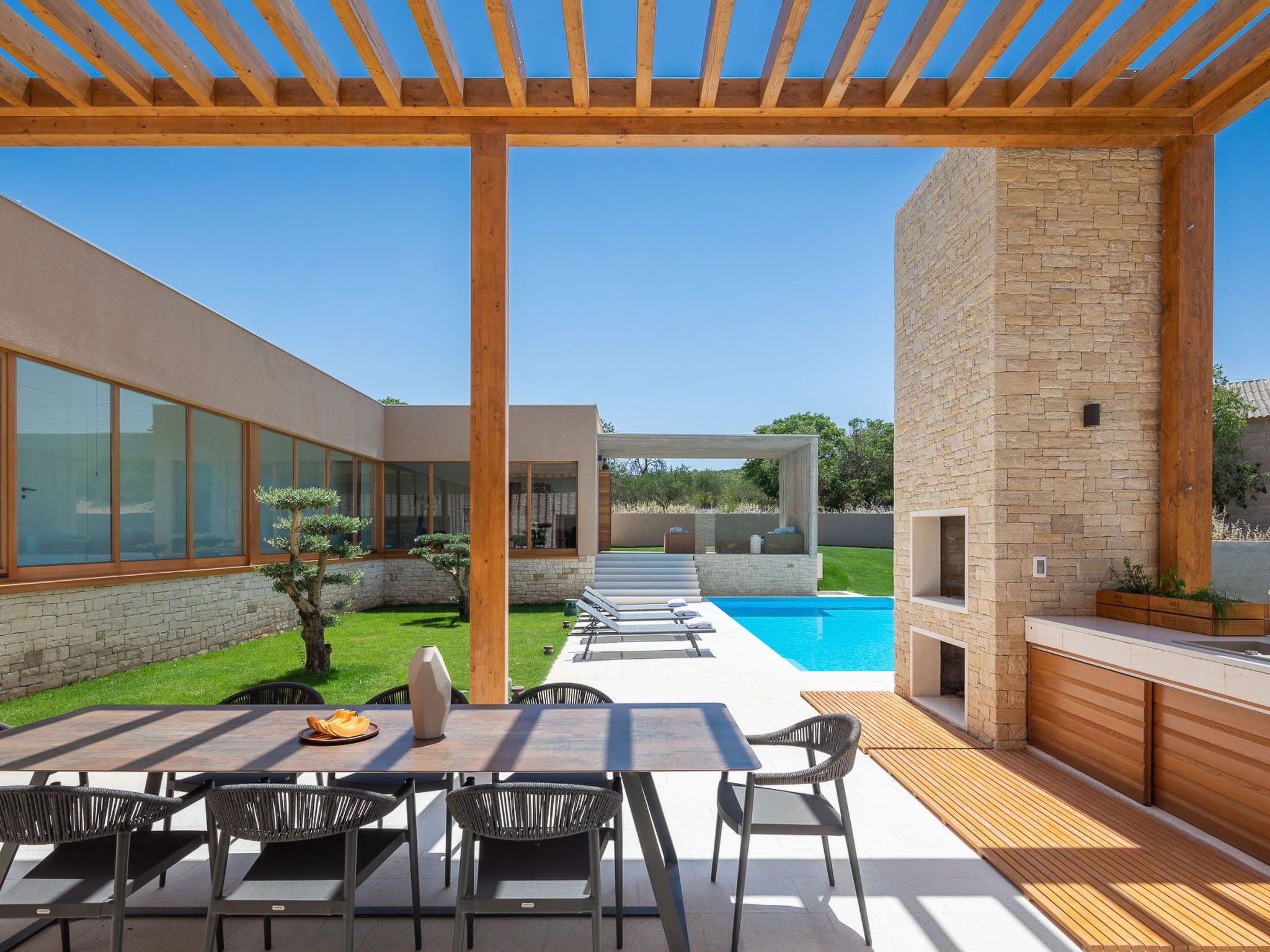 Vakantiehuis met privé zwembad in Bilice (Kroatië) voor 10 personen