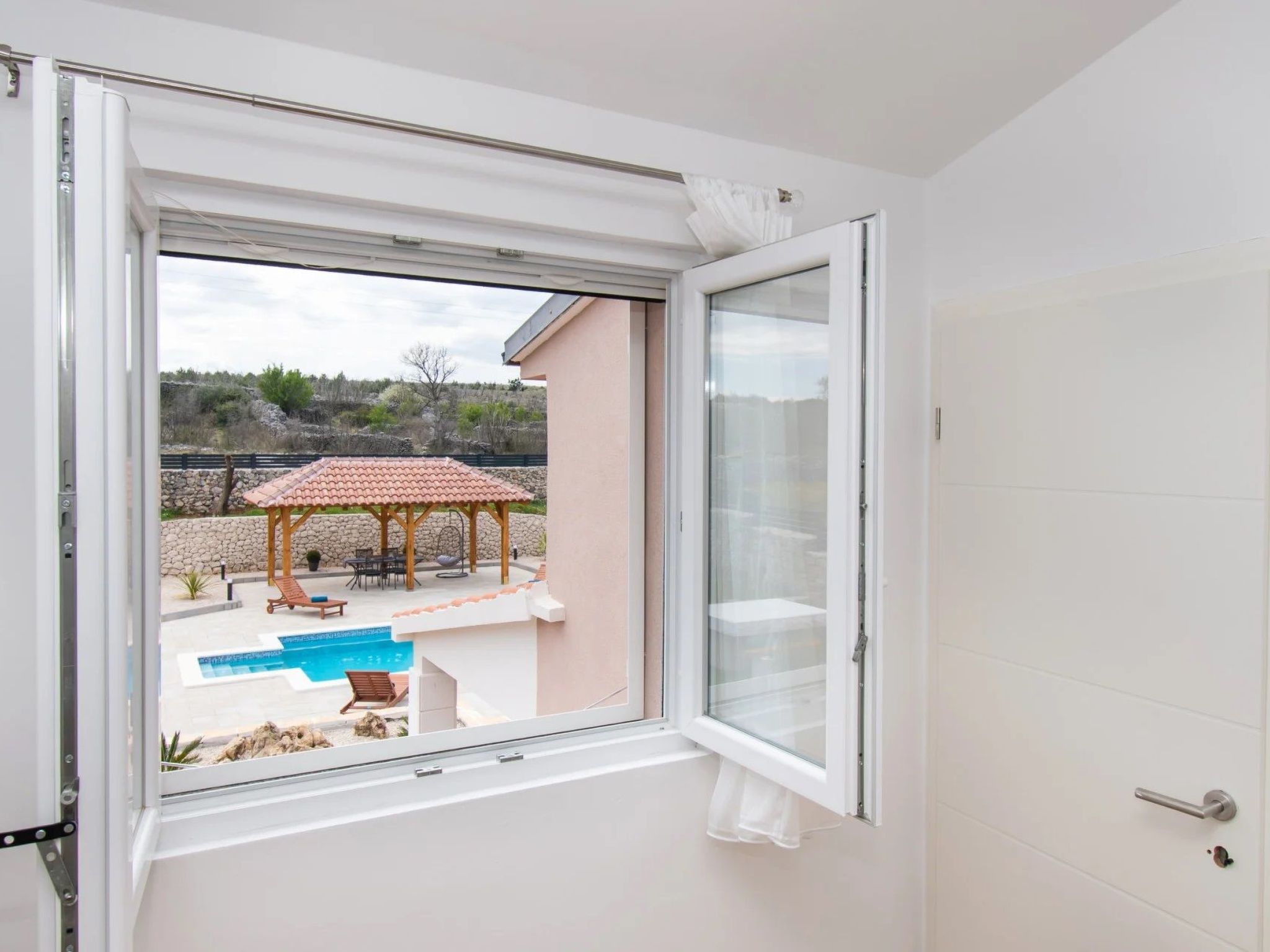 Villa Natura Piedra bei Sibenik-Drinnen