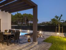 Villa Andrea: Luxe privévilla met verwarmd zwembad op 200m van zee - thumbnail 2