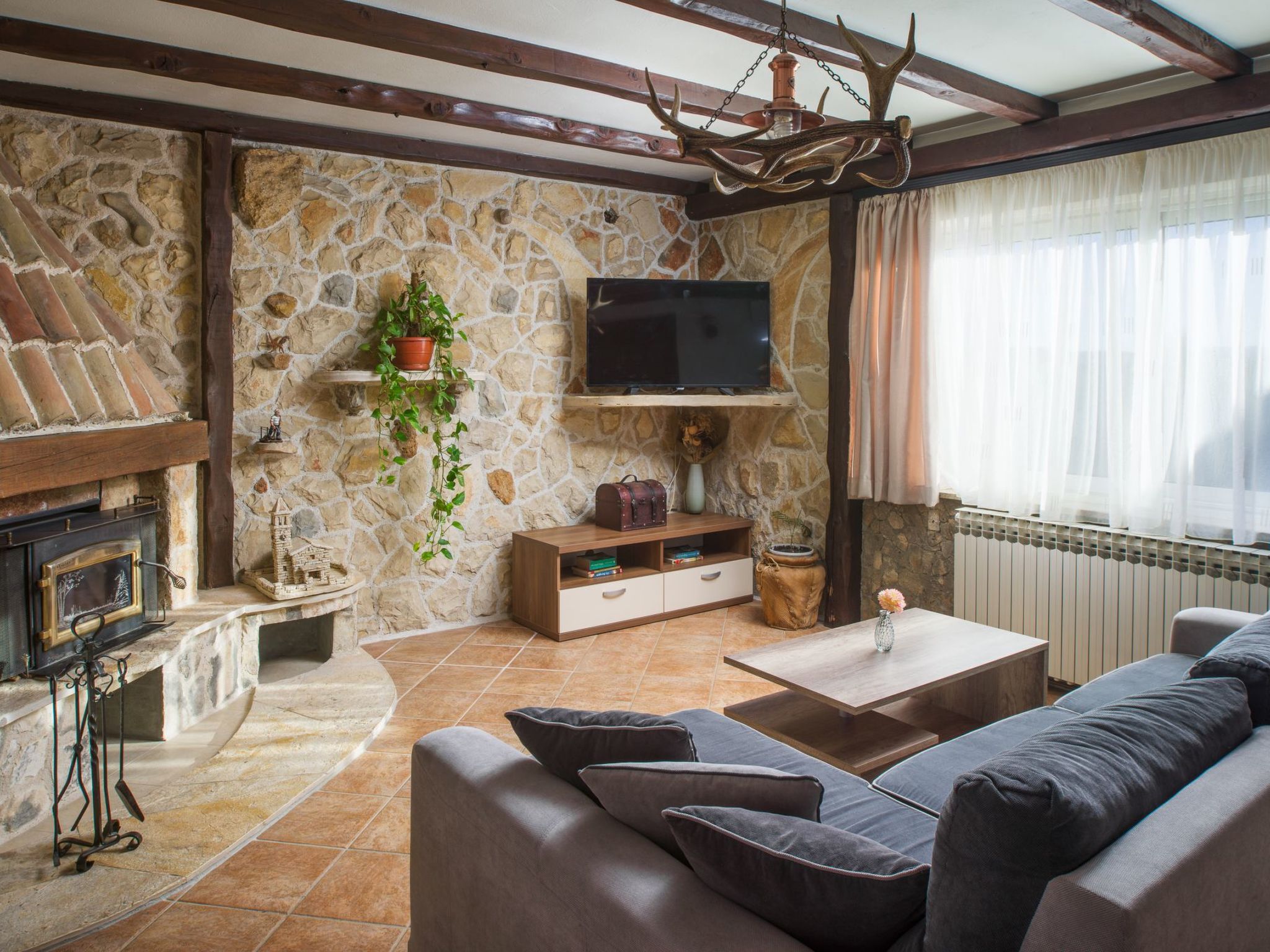 Villa Rustica mit traditionellem und rustikalem Touch-Image-tags.info