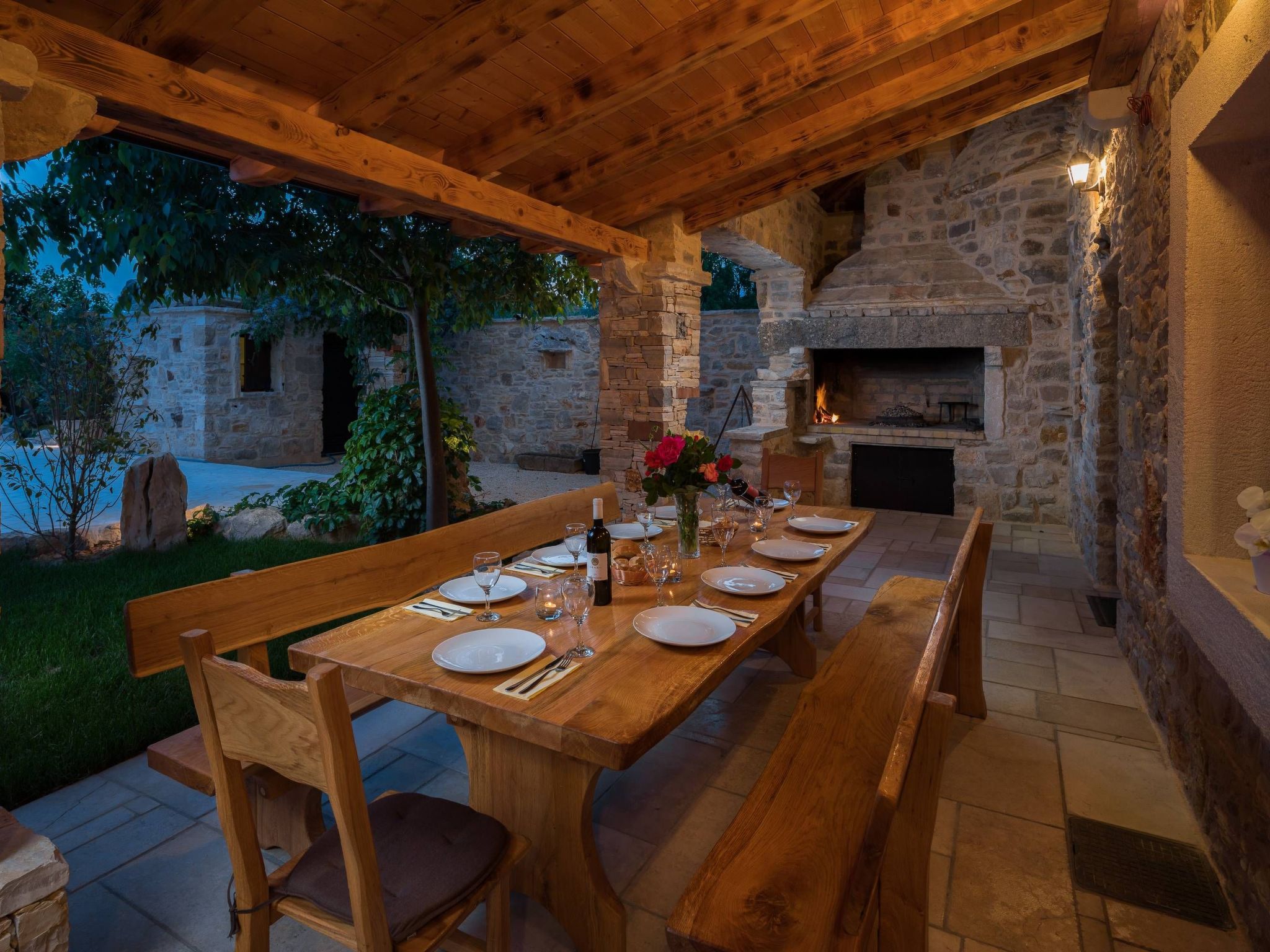 Villa Rustica mit traditionellem und rustikalem Touch-Image-tags.info