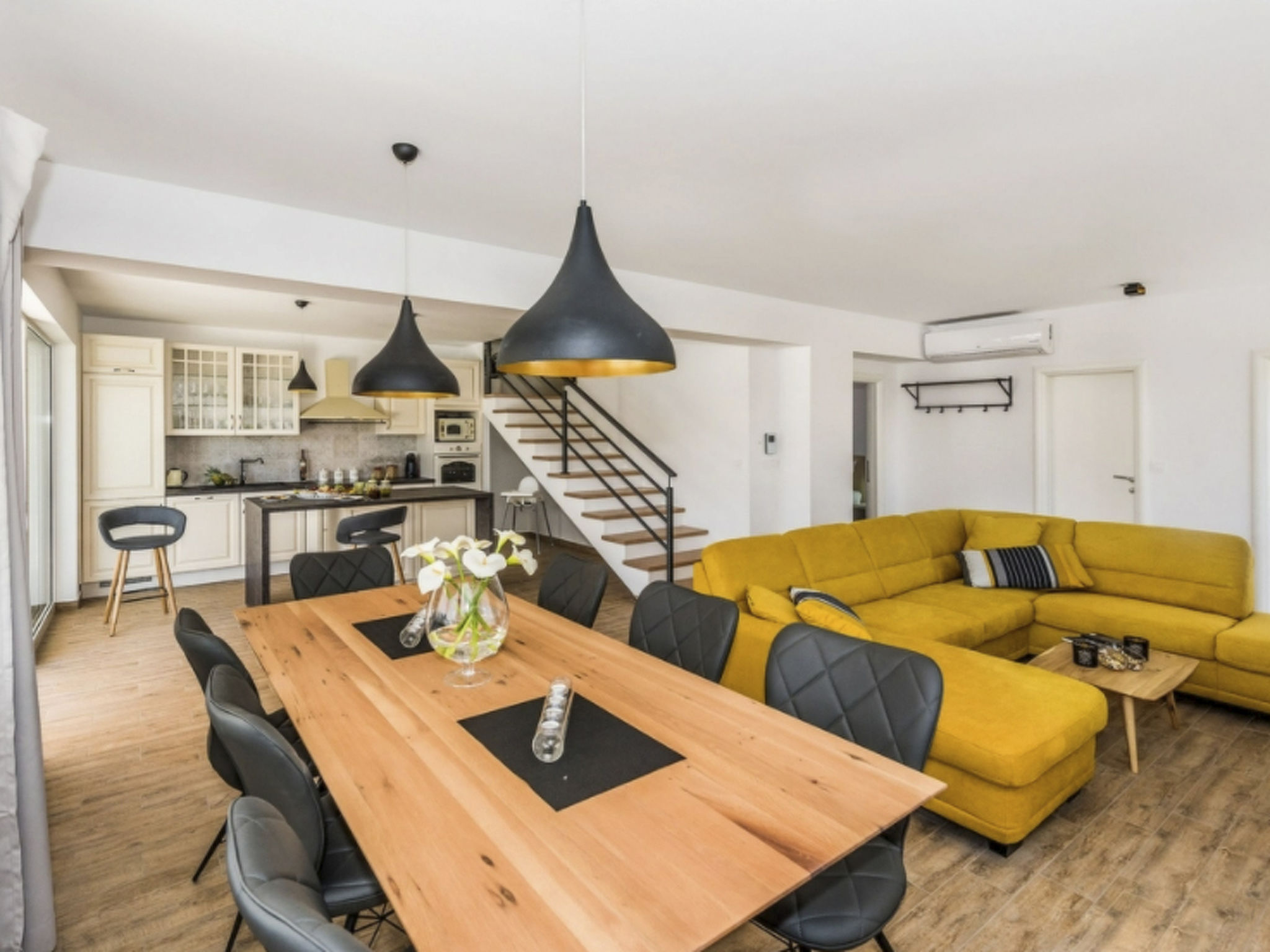 Villa Juhuhu in Dubrava kod Sibenik-Inside