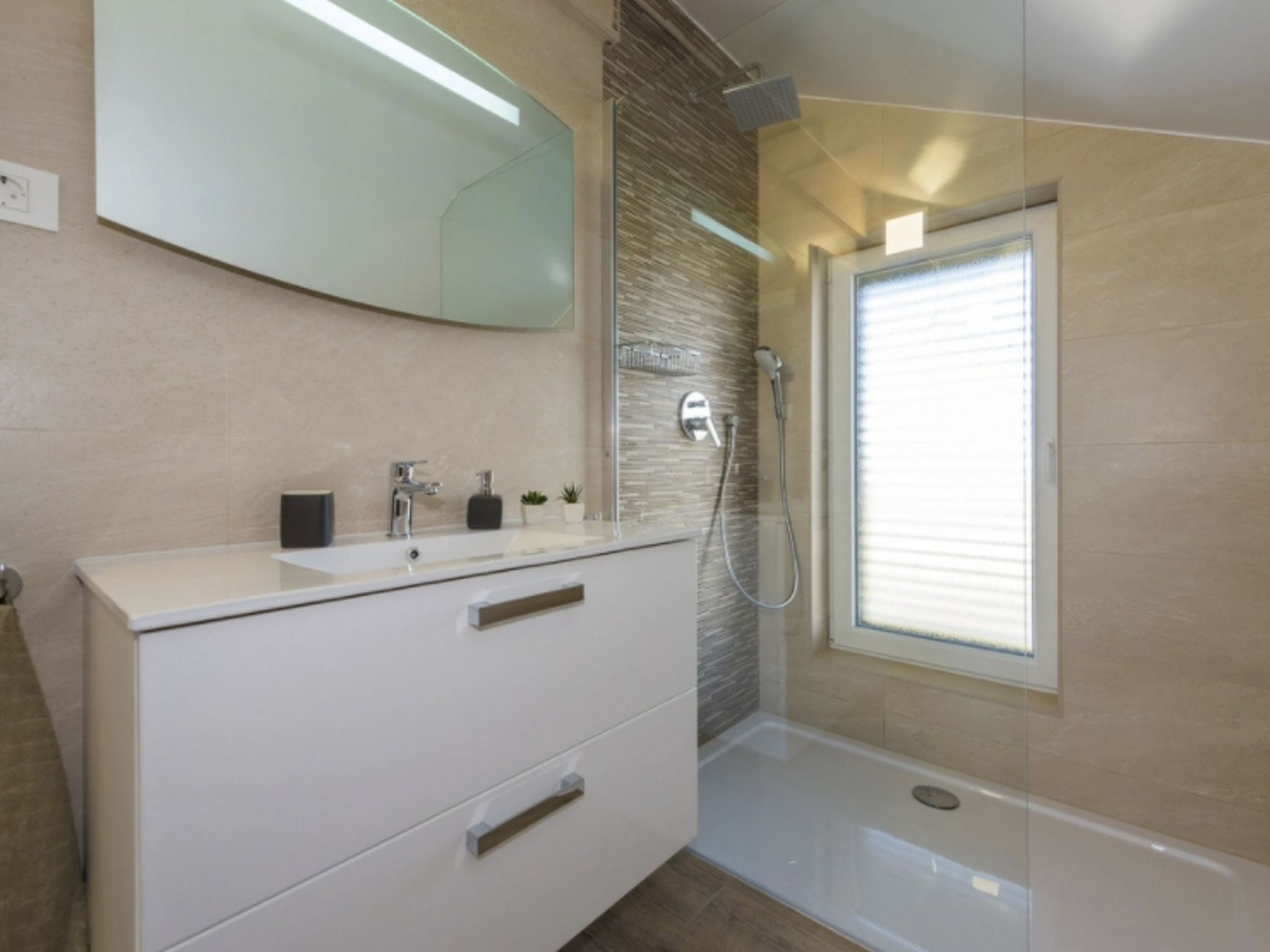 Villa Juhuhu in Dubrava kod Sibenik-Inside