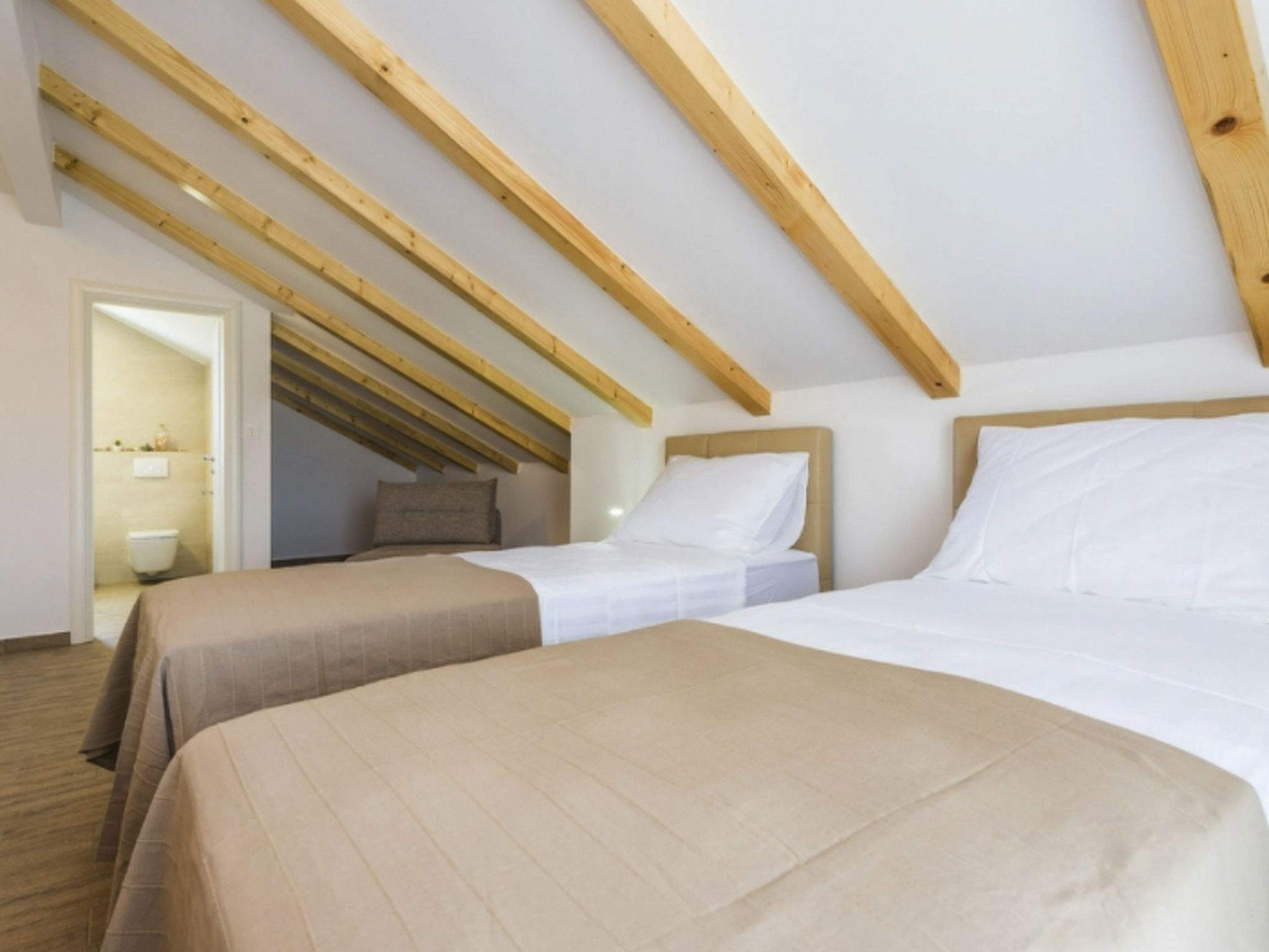 Villa Juhuhu in Dubrava kod Sibenik-Inside