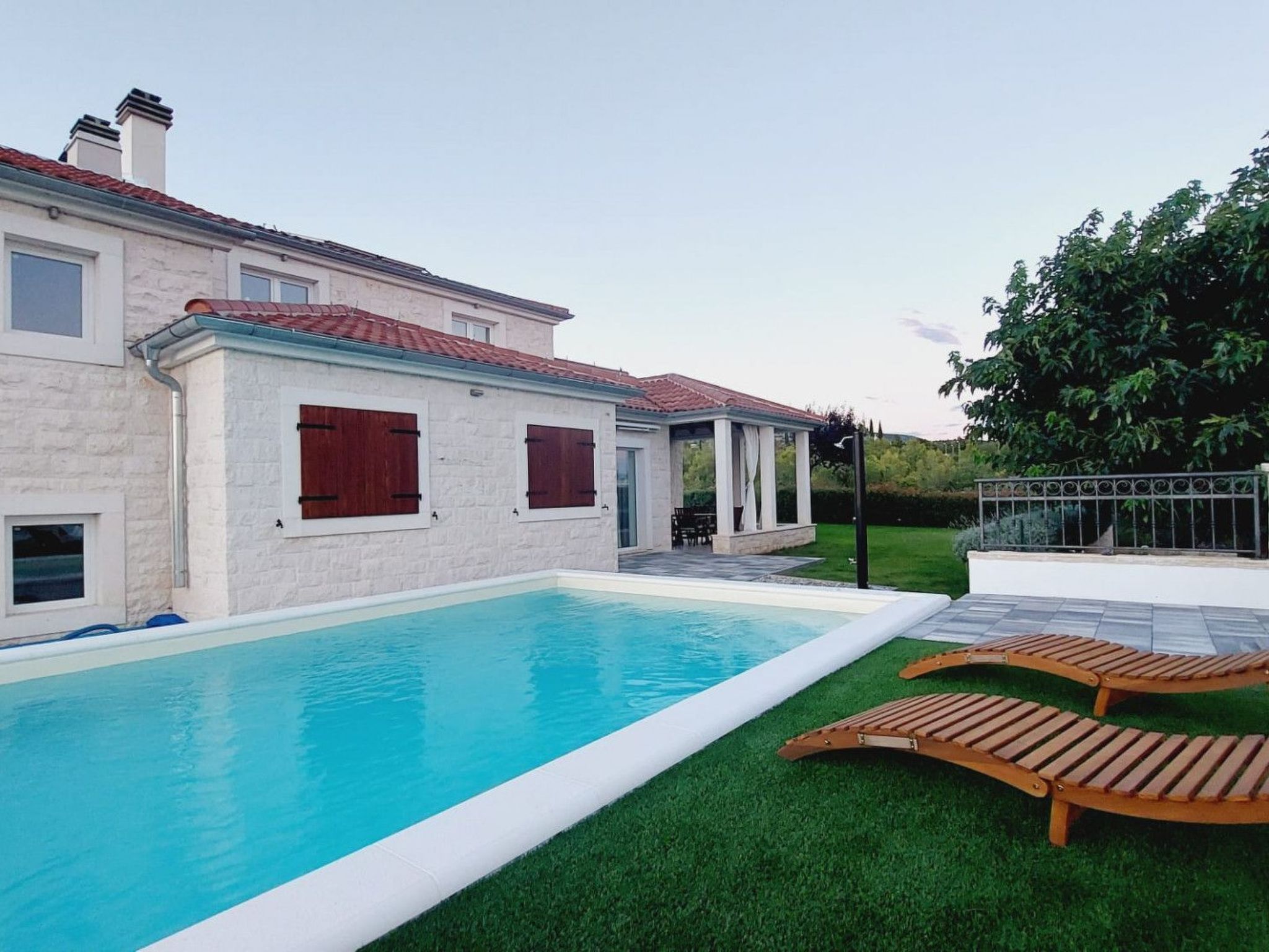 Villa Whitestone bei Šibenik-Binnen