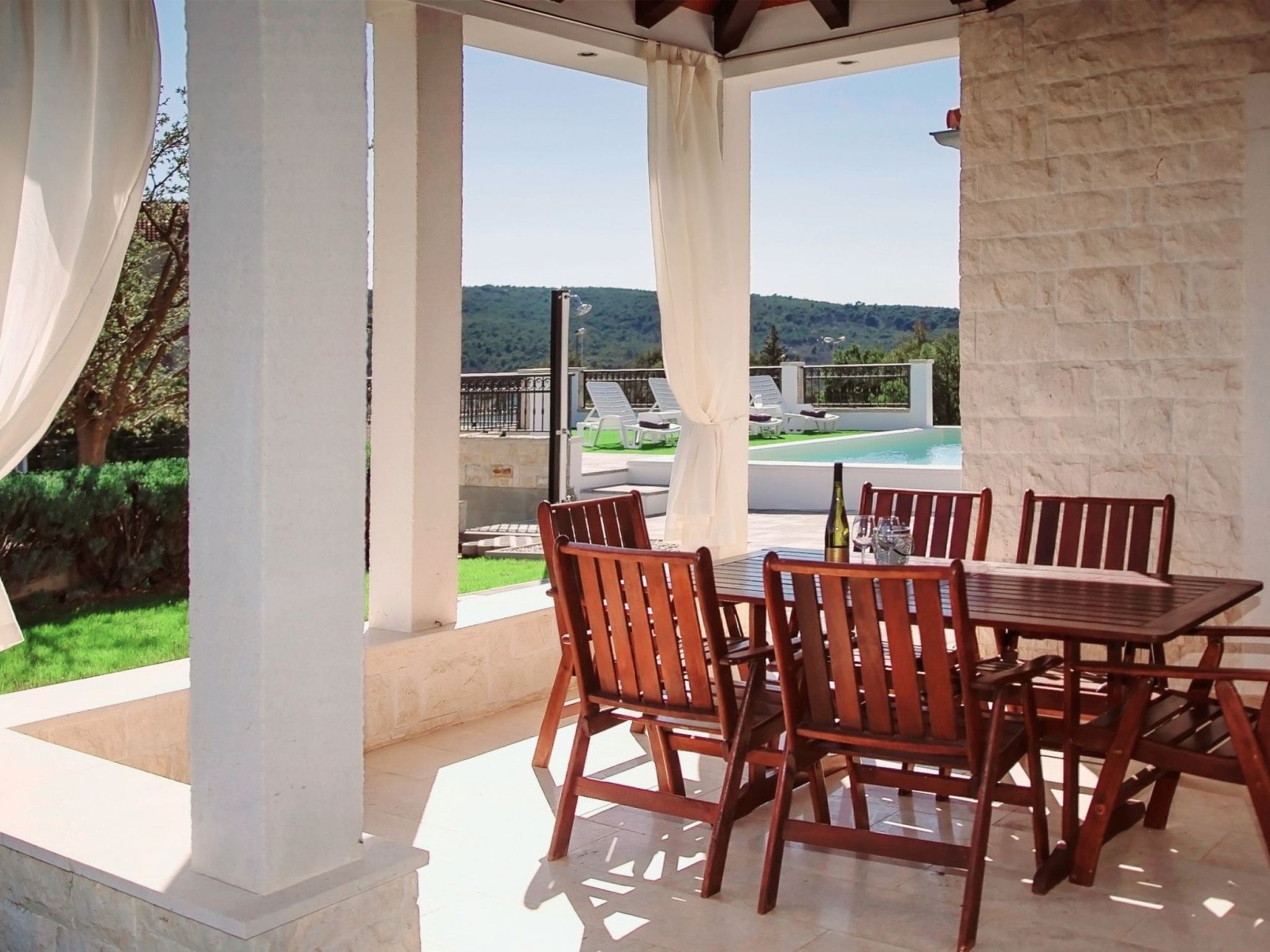 Villa Whitestone bei Šibenik-Binnen