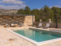 Villa FarAway: Vrijstaande oase met privé-verwarmd zwembad nabij Šibenik - thumbnail 4
