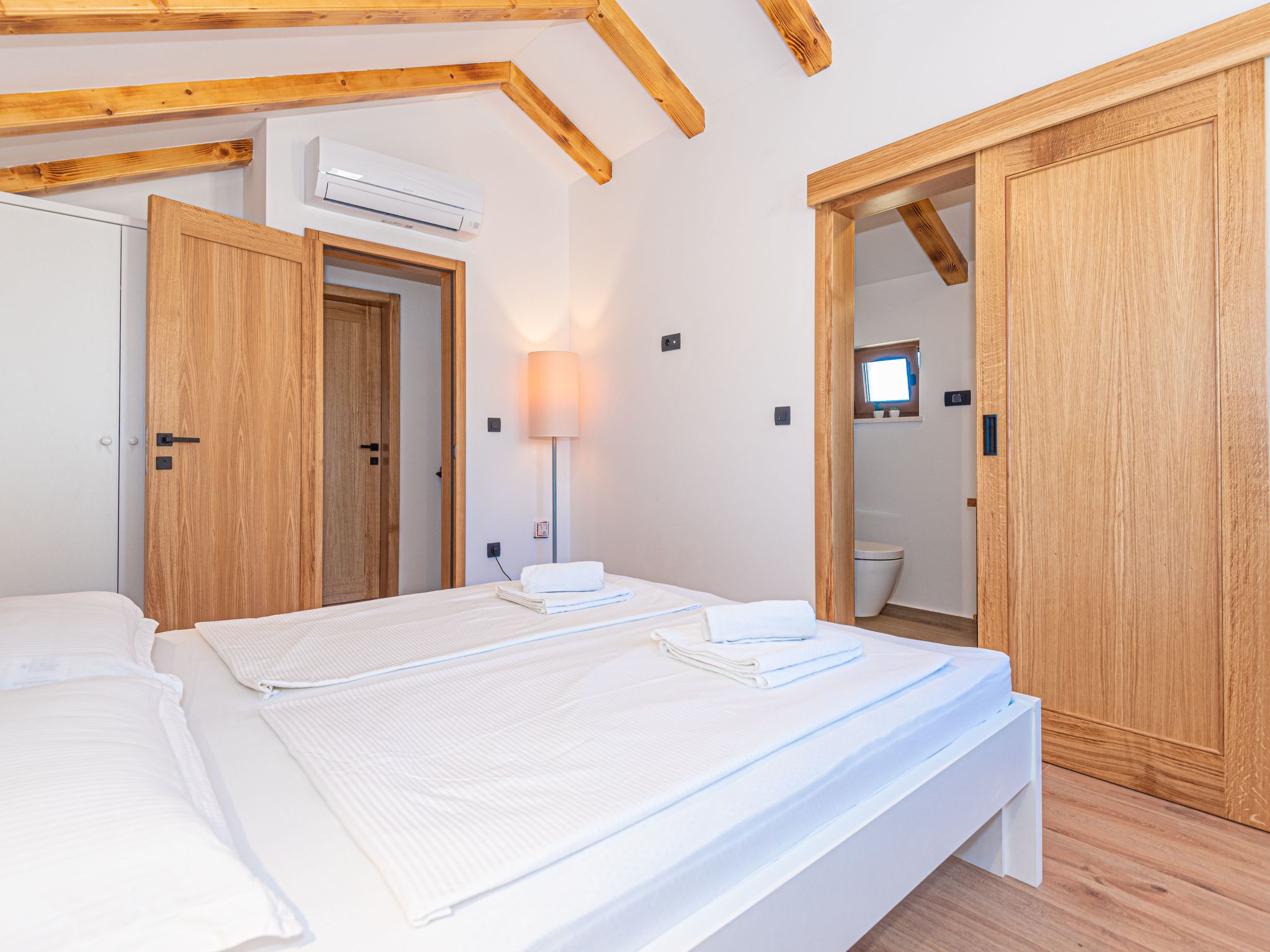 Unknown Accommodation-Binnen