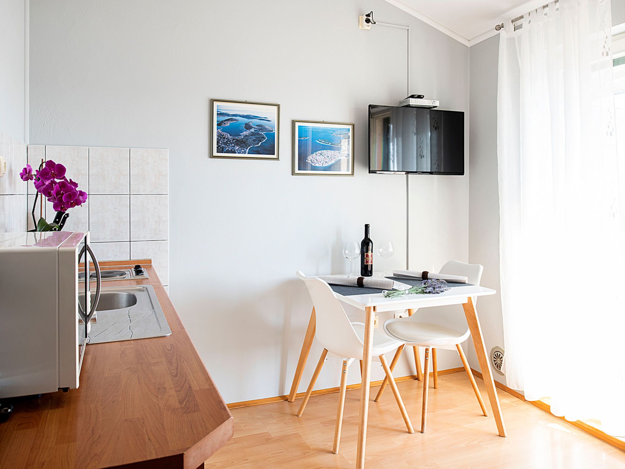 Studio mit Balkon
