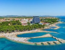 Villa Montini mit Pool und Meerblick
