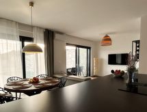 Villa Montini mit Pool und Meerblick