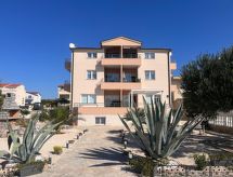 Wohnung "Ivić 2" mit Terrasse