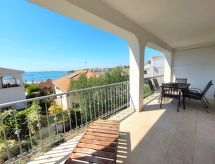 Appartement 5 aan Zee in Brodarica – Strand 80m, Zwembad & Privétuin - thumbnail 3