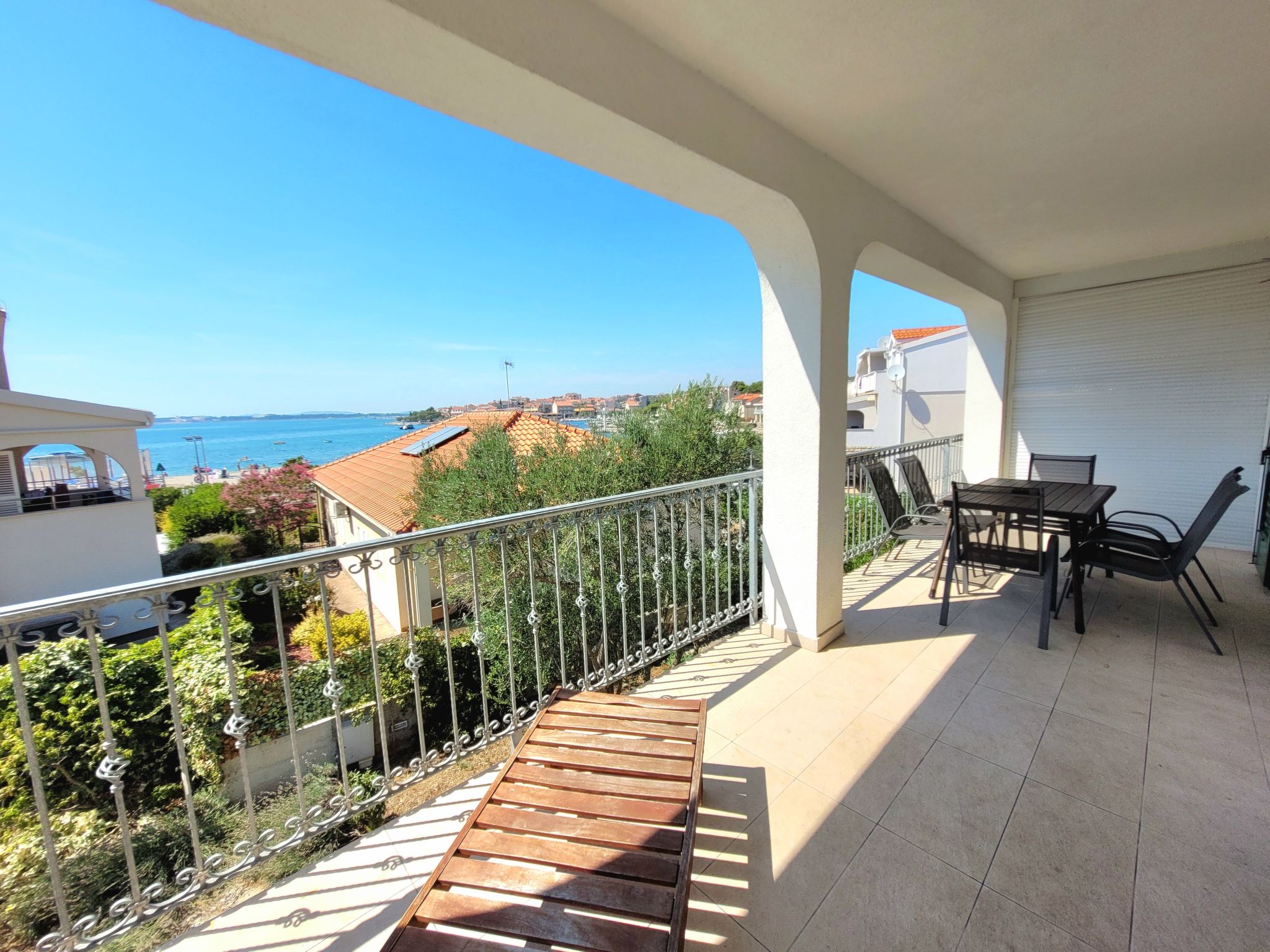 Appartement 5 aan Zee in Brodarica – Strand 80m, Zwembad & Privétuin - foto 3