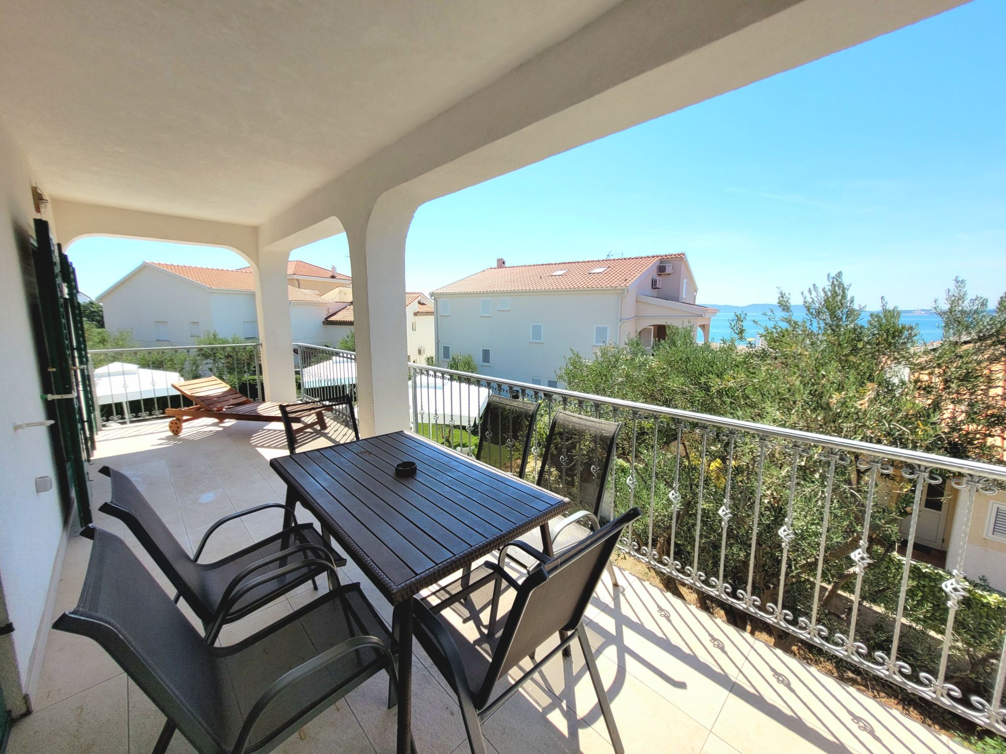 Appartement 5 aan Zee in Brodarica – Strand 80m, Zwembad & Privétuin - foto 4